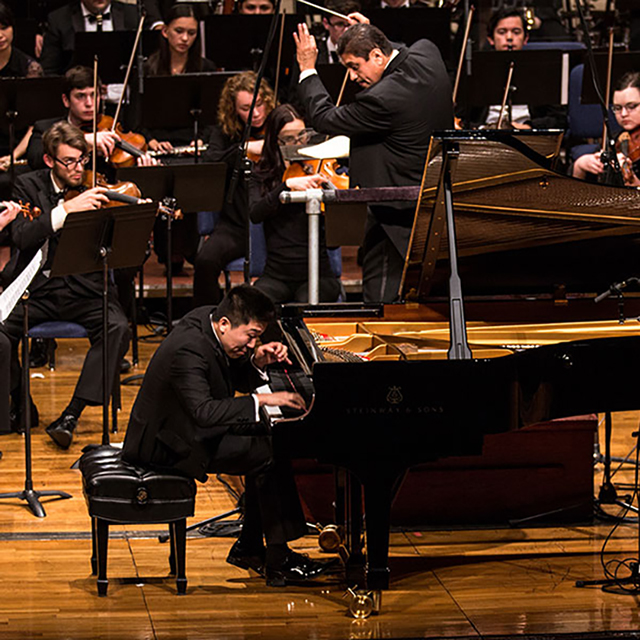 Pianist Gang Tian in the 2016 Concerto competition