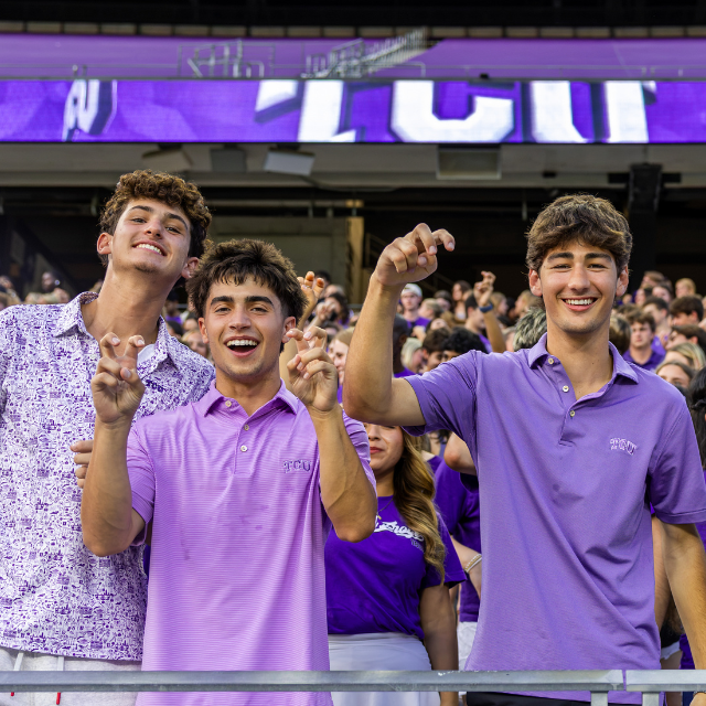 Students attending Frogs First. 